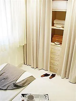 Apartamentos Med Ramblas Barcelona Apartment