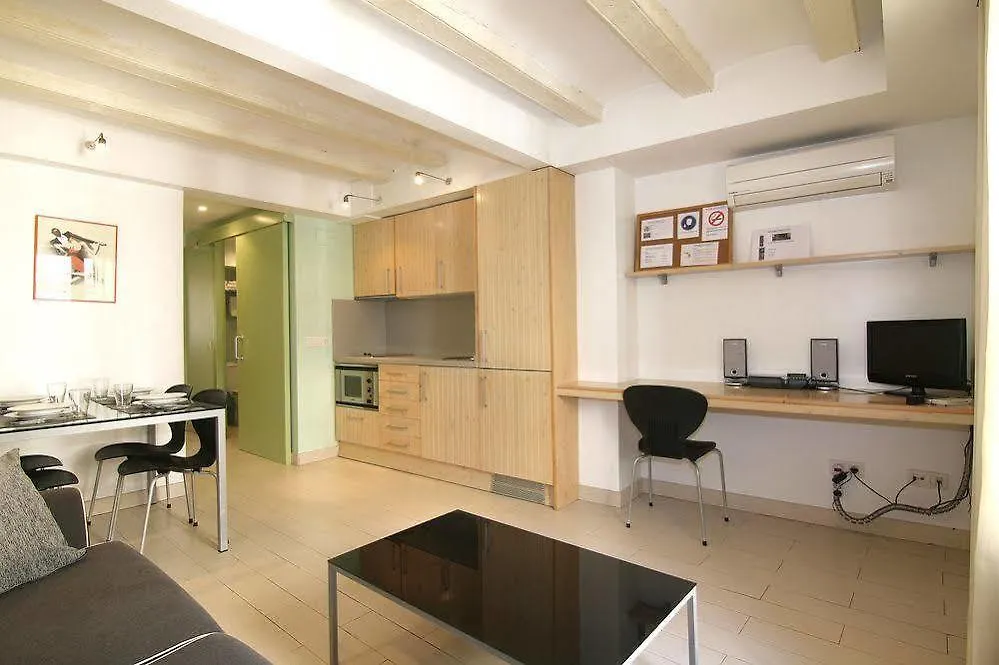 Apartamentos Med Ramblas Barcelona
